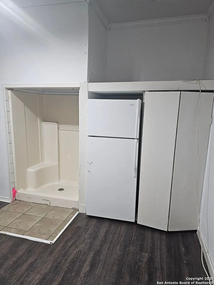 Studio Apartment Near Downtown! — Photo 3