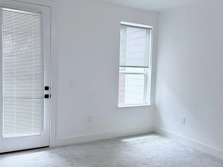 1417 Kramer Ln #22 — Photo 3