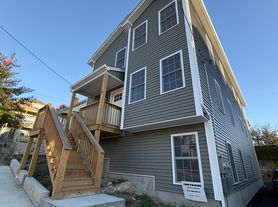 15 Loreto St, Providence, RI