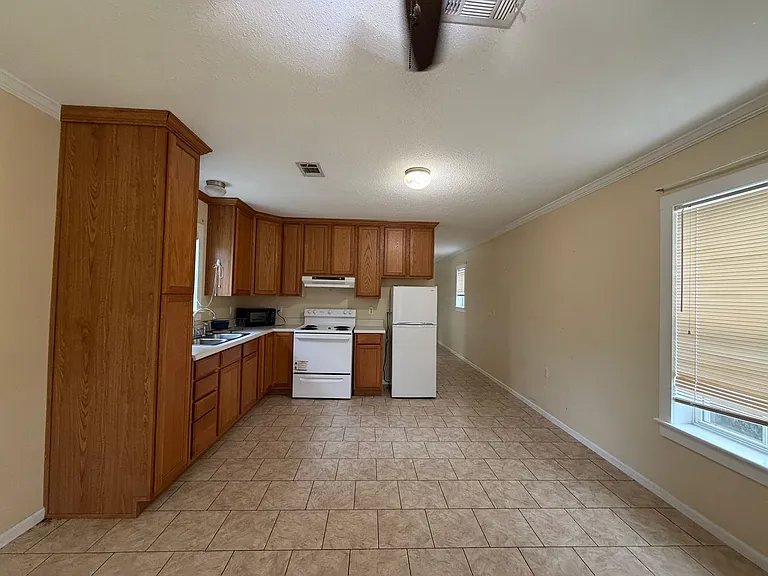9086 Highway 165 S #A — Photo 8