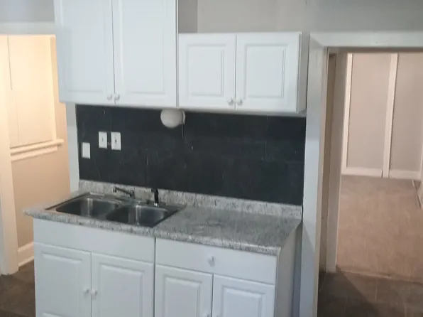 3030 N Palmer St APT 1, Milwaukee, WI 53212