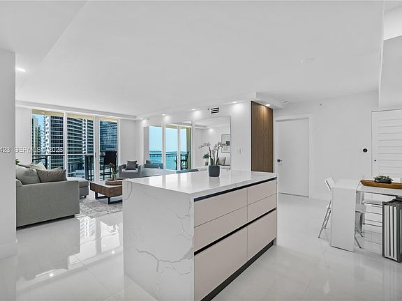 3rd image of 1155 Brickell Bay Dr APT 2003