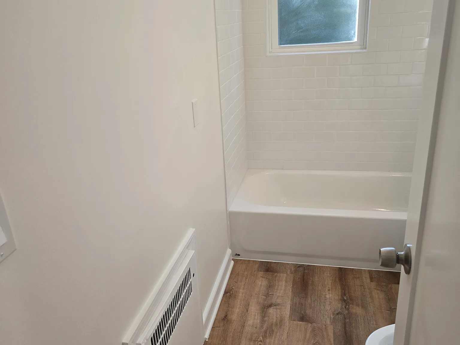 2 bed, 750 sqft, $2,100 — Photo 3