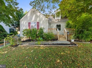 9 Green Ln, Aston, PA 19014
