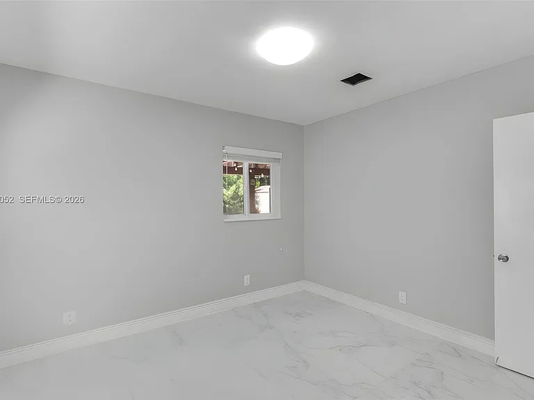 2340 SW 15th St — Photo 20