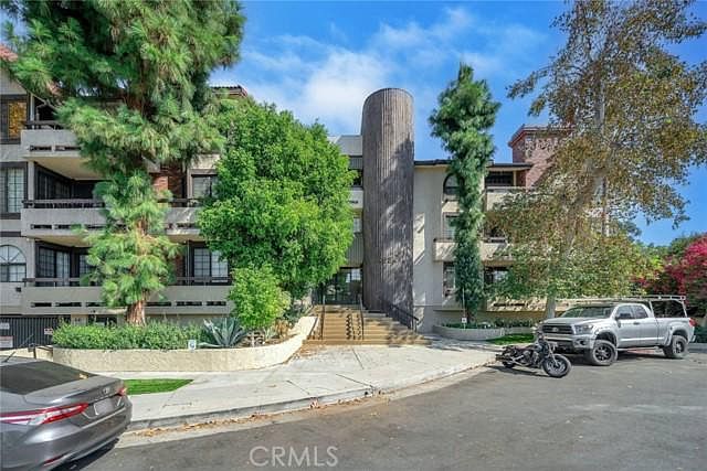 1st image of 5534 Encino Ave APT 115
