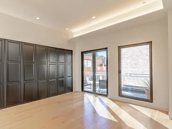 391 Broadway image 11 of 19