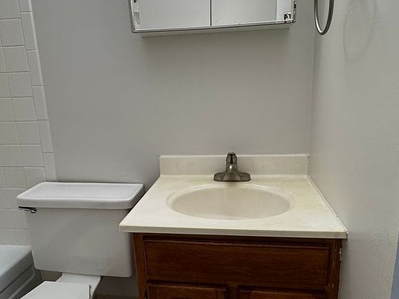 2nd image of 20 Carriage Ln APT 2