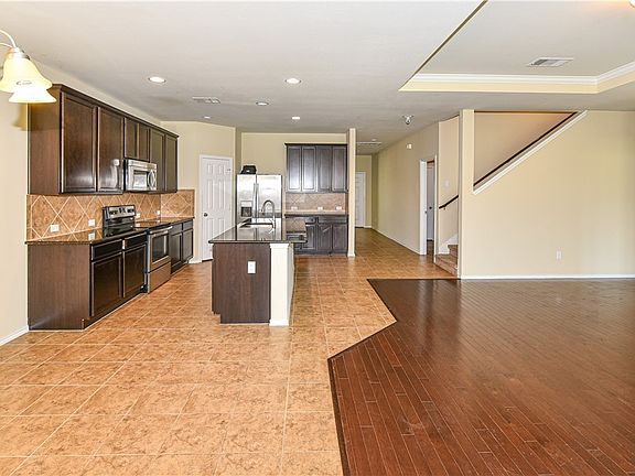 3rd image of 109 W Orion Dr