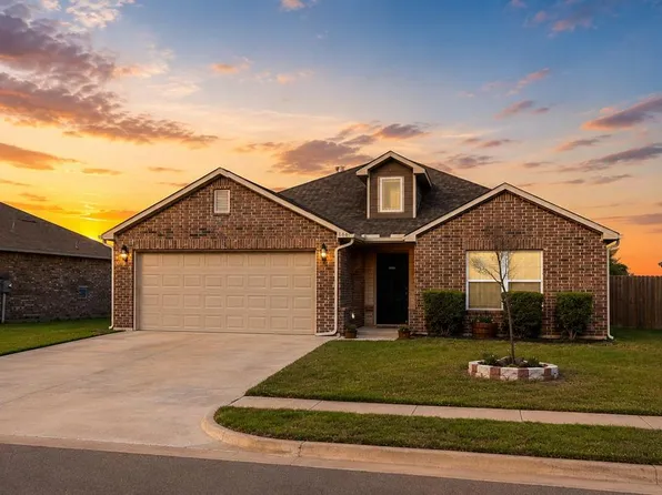 548 SE Fox Den Dr, Newcastle, OK 73065