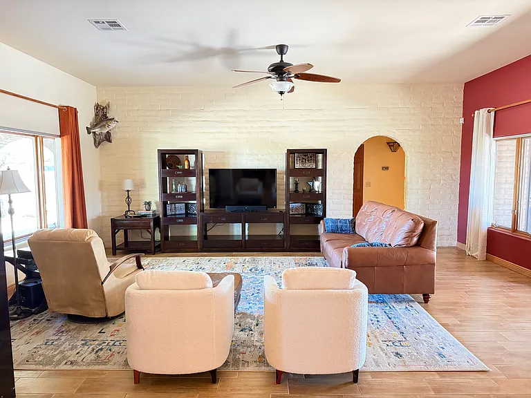 2105 W Gold Dust Ln — Photo 4