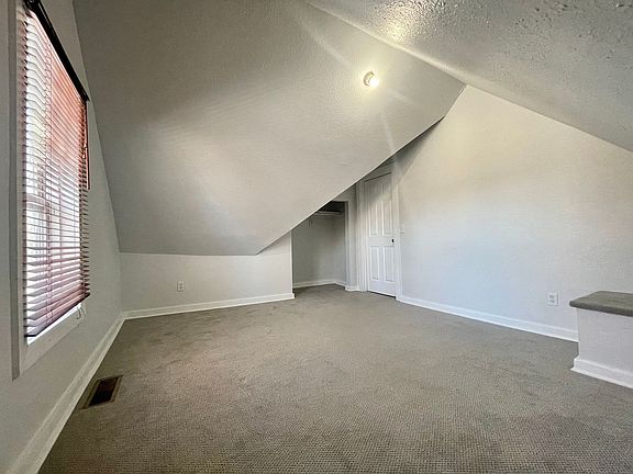 5th image of 2121 11th Ave S