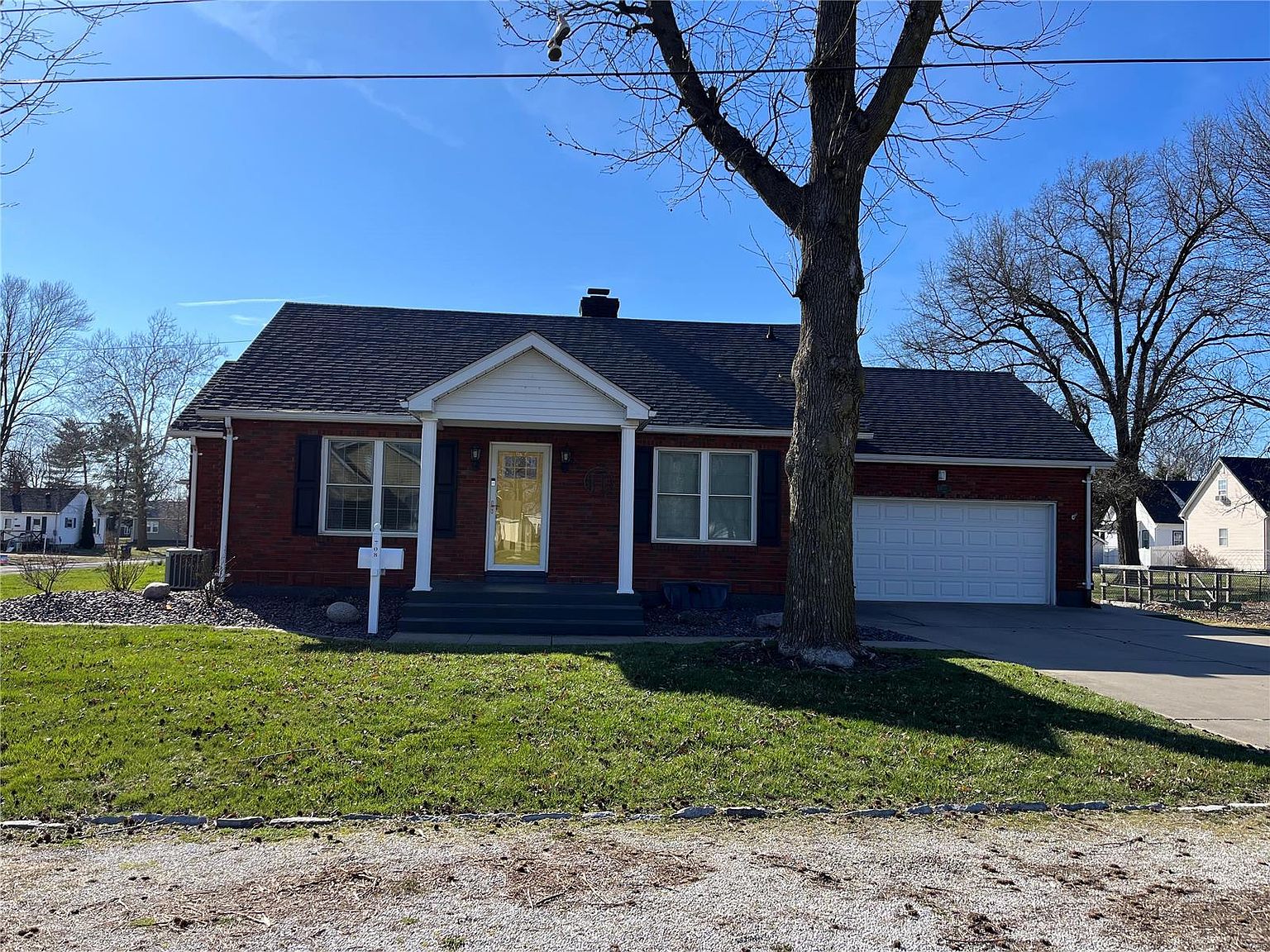 708 Elm St, Jerseyville, IL 62052 MLS 23013864 Zillow