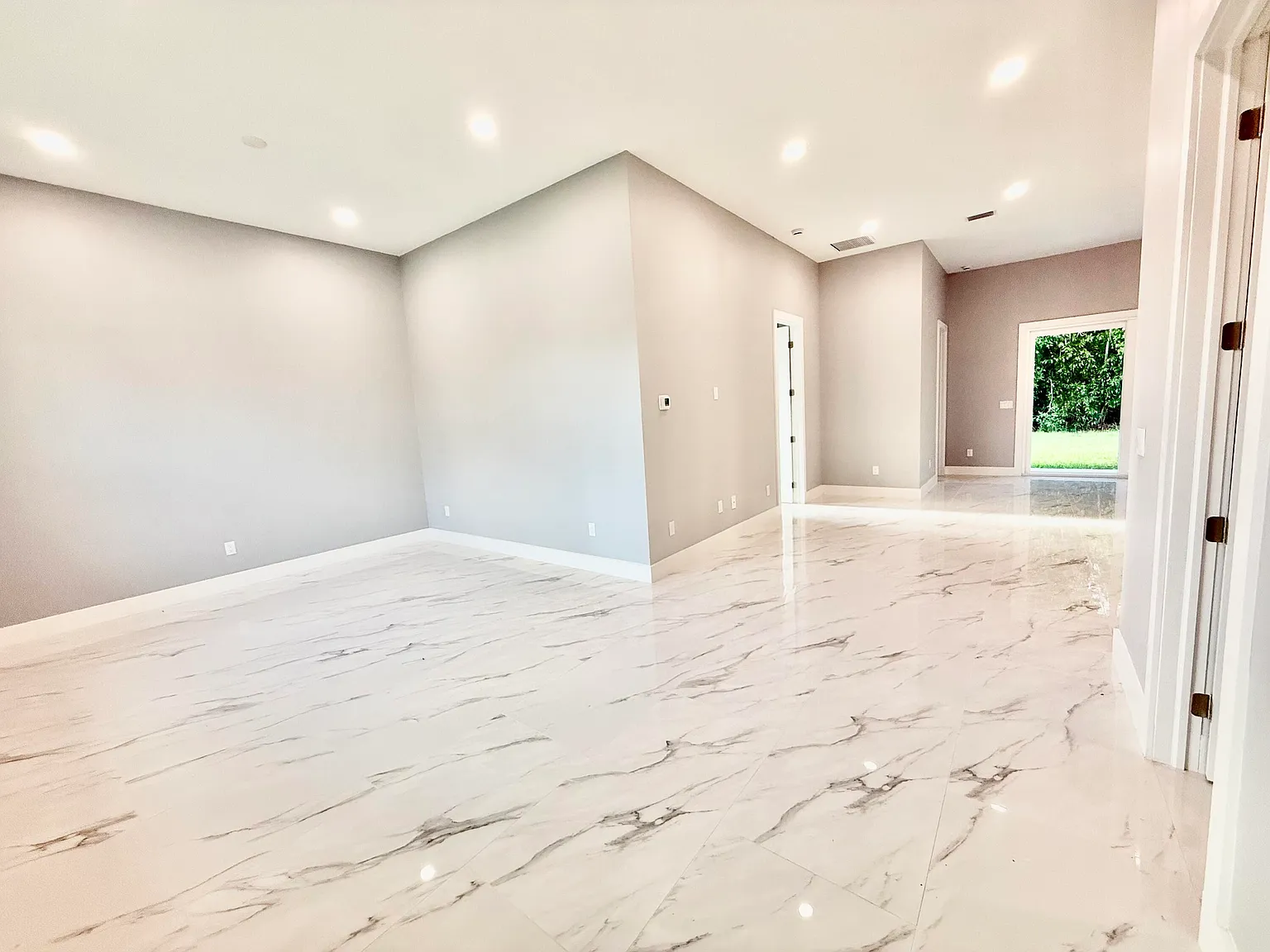3 bed, 2.5 bath, 1740 sqft, $2,800 — Photo 3