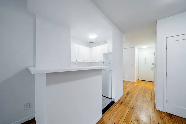 Rented by Douglas Elliman | media 16