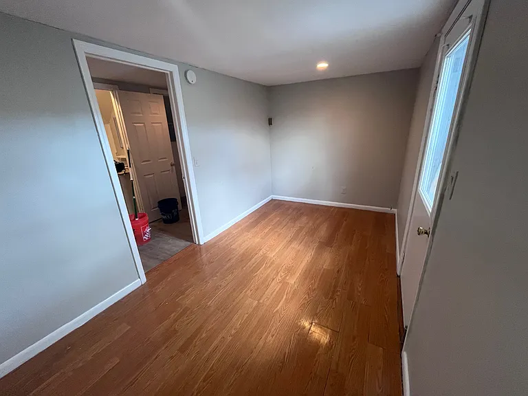 201 Main St #4 — Photo 6
