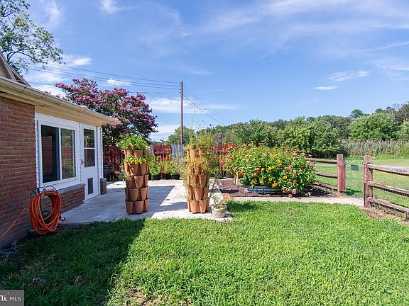 56th image of 885 Hudson Rd
