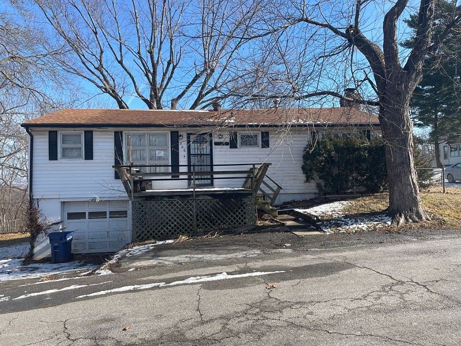 1st image of 306 W Summit St