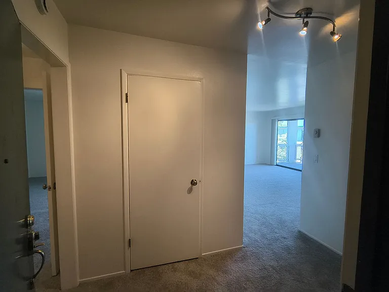 5 Commodore Dr #412 — Photo 23