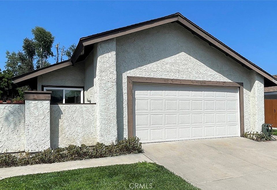 1st image of 26501 Briarwood Ln