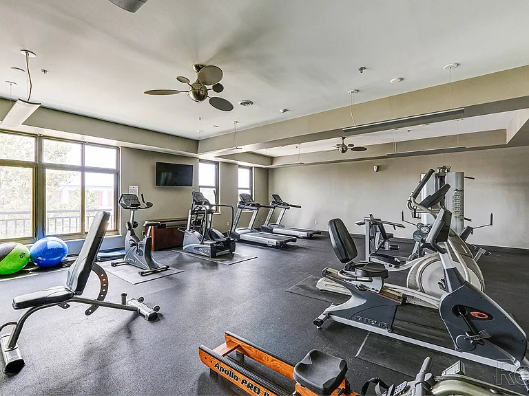 Zona Rosa Apartments — Photo 37