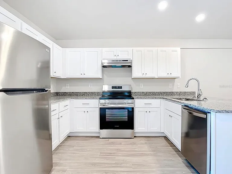 2106 Fernwood St #2106 — Photo 7