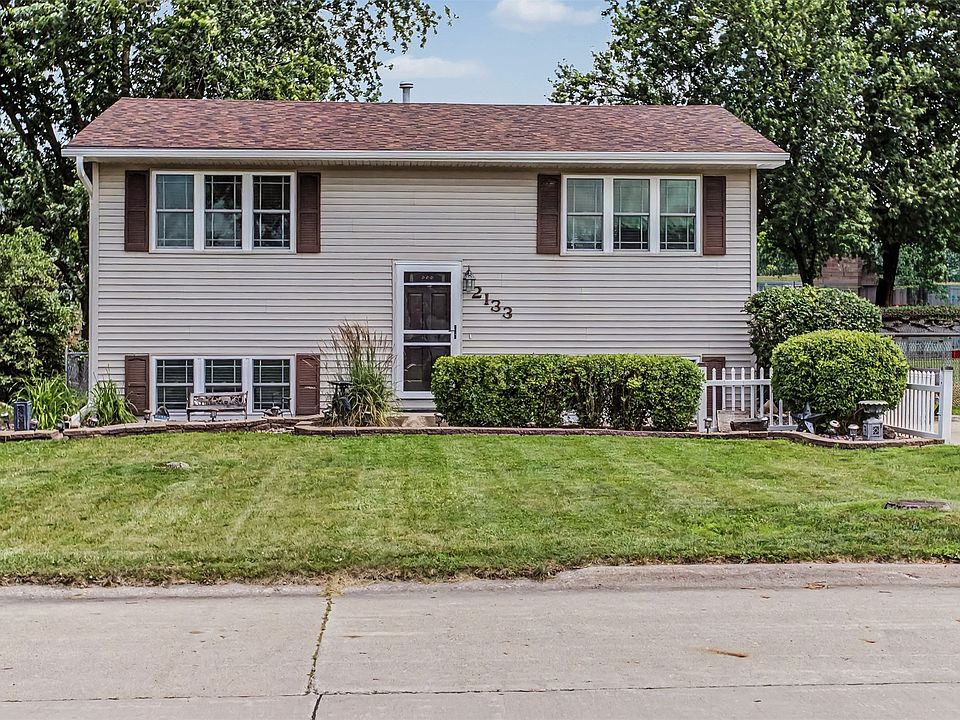 1st image of 2133 10th St