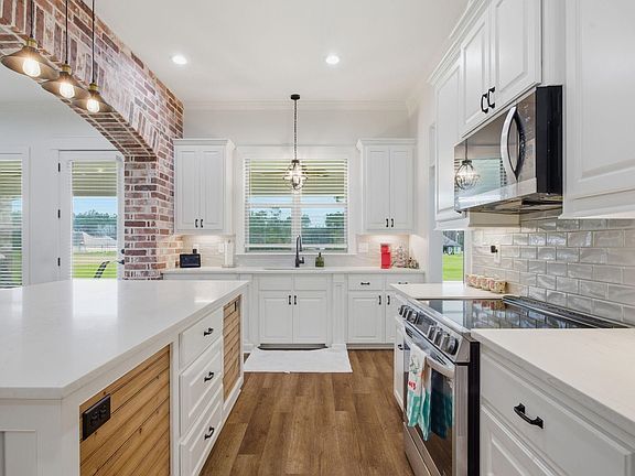 4th image of 4846 Holbrook Court Ln