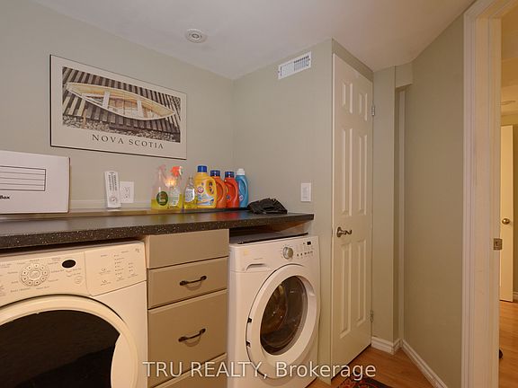 2nd image of 1106 Clyde Ave Unit B