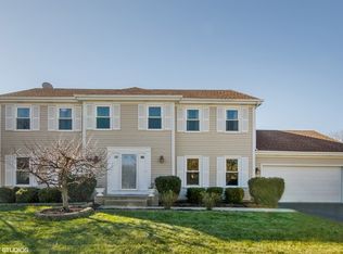 813 Indian Way, Saint Charles, IL 60174