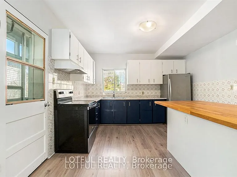 11 Champagne Ave S — Photo 5