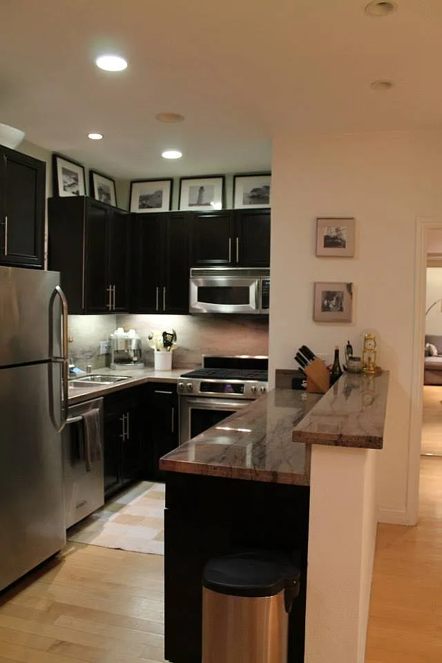 2 bed, 985 sqft, $3,550 — Photo 1
