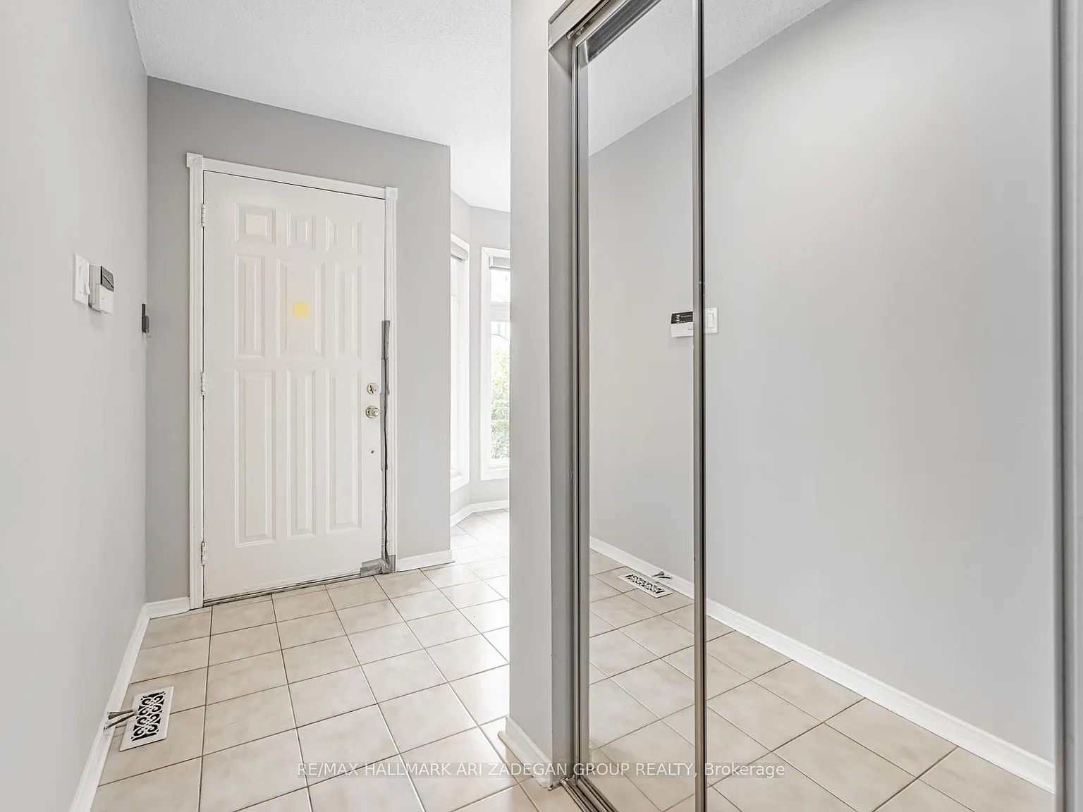 3 bed, $3,900 — Photo 3