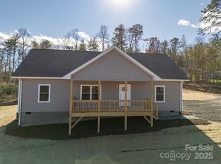 23 Vernon Ln, Hendersonville, NC 28792