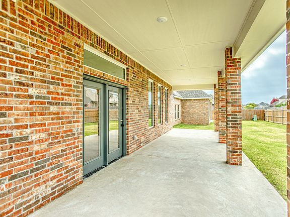 3rd image of 2505 Crystal Creek Dr