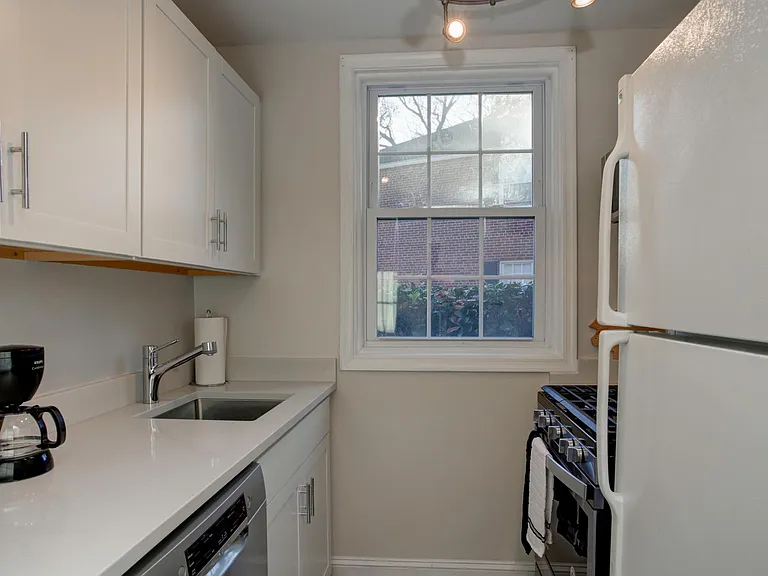 4311 2nd Rd N — Photo 5