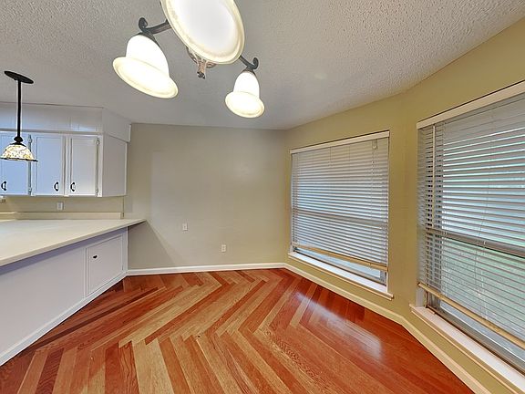 5th image of 7709 Silveridge Dr