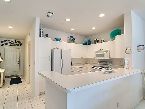 3rd image of 3441 Pointe Creek Ct APT 102