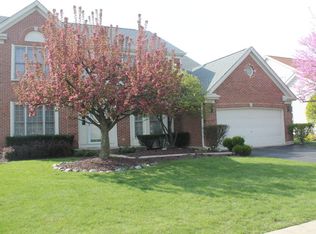 490 Mayfair Ln, Buffalo Grove, IL 60089