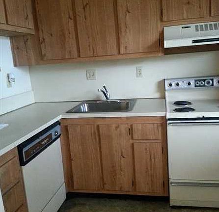 2nd image of 3900 NW 76th Ave APT 111