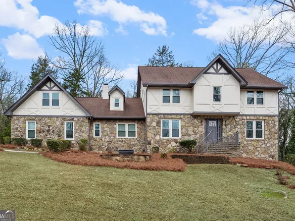 4947 Castlewood Dr SW, Lilburn, GA 30047