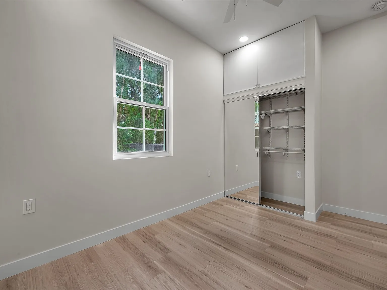 2 bed, 1.5 bath, 800 sqft, $2,999 — Photo 3