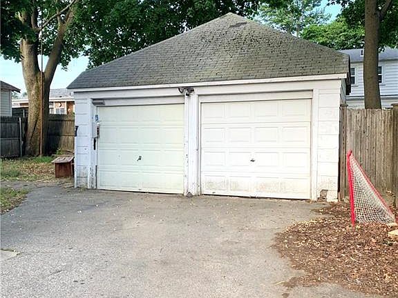 3rd image of 64 Homewood Ave