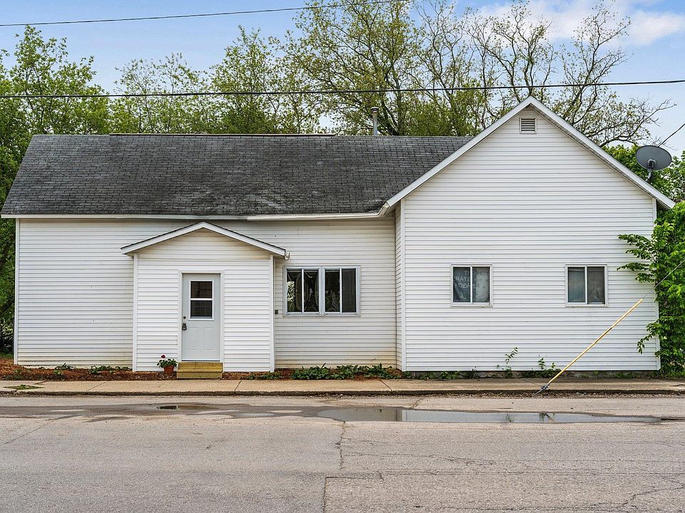 1st image of 206 E Wexford Ave