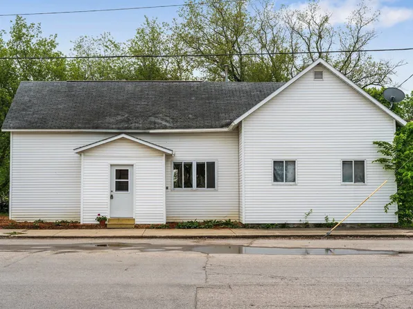 206 E Wexford Ave, Buckley, MI 49620