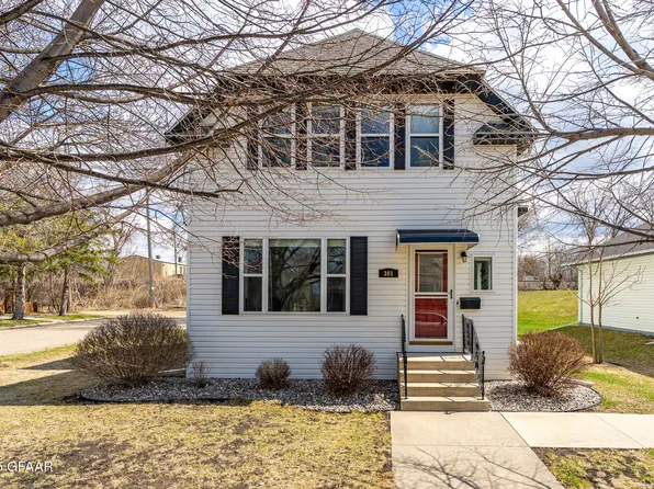 301 Maple St, Crookston, MN 56716