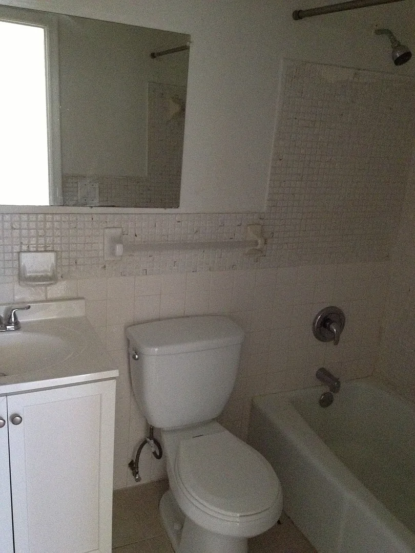 709 Sw 15 Ave - Comm 8 — Photo 1