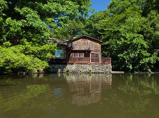 10 Mill Pond Close, Milford, CT 06460