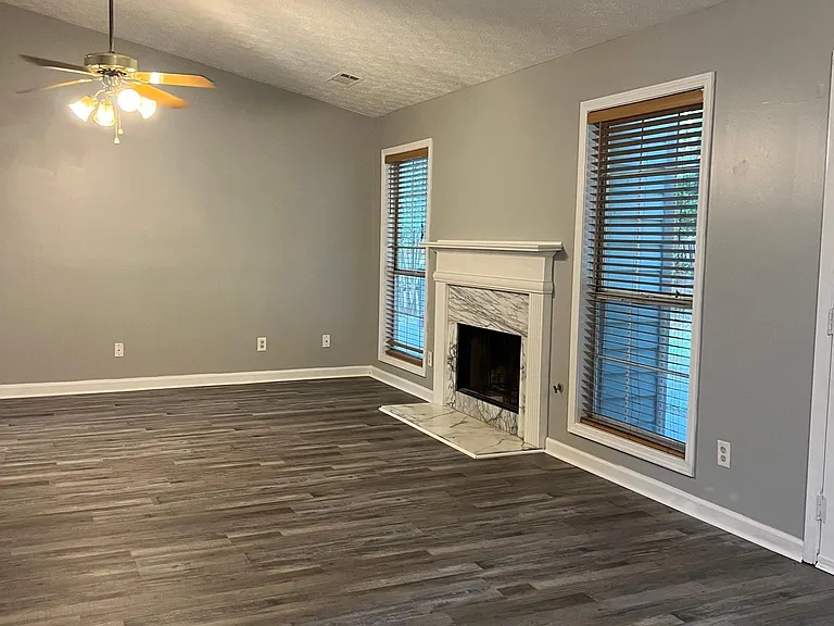 695 Paris Dr — Photo 12