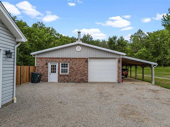 3rd image of 1685 Oglesbee Rd